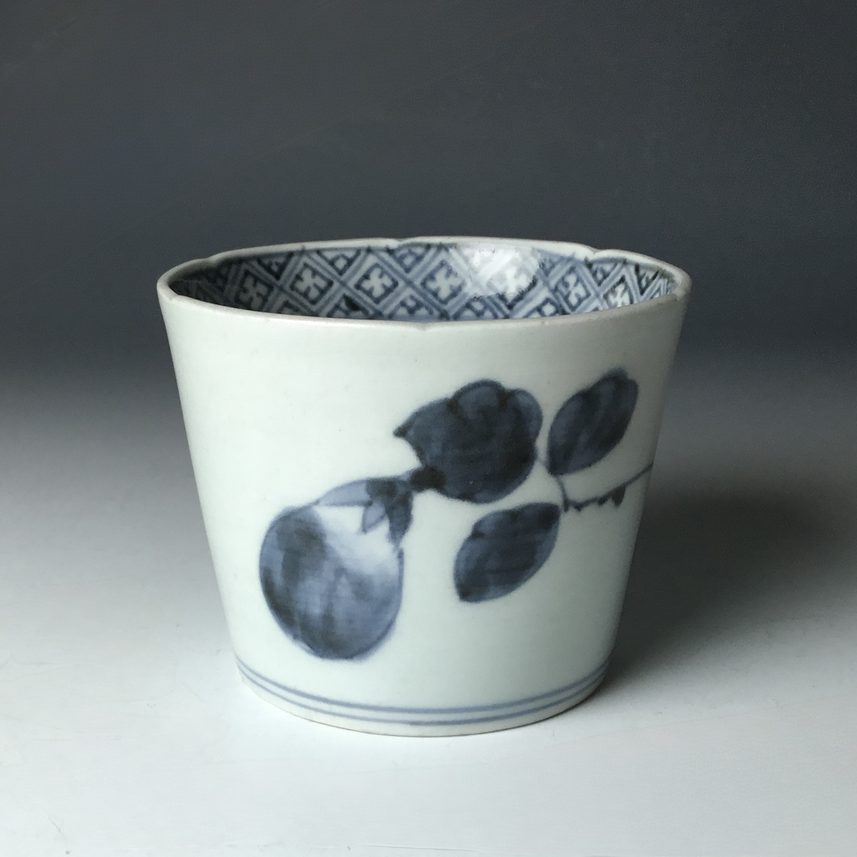 A 伊万里茄子文蕎麦猪口ぐい呑み中振
